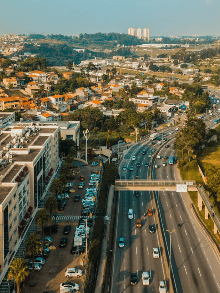 Cotia em São Paulo mostrando a Rodovia Rodovia Raposo Tavares