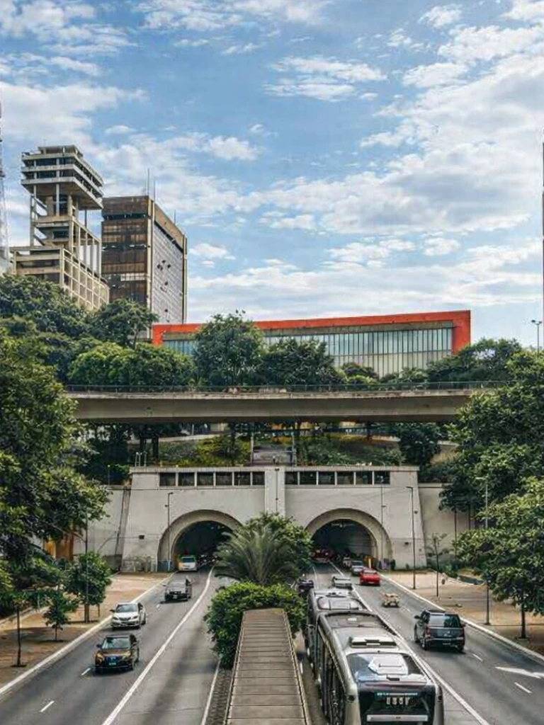 Bairro Higienópolis na região central de São Paulo com arquitetura elegante e urbana