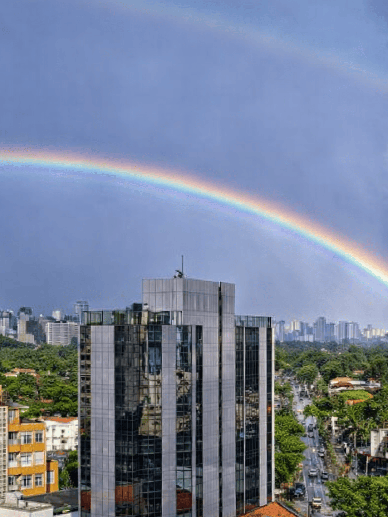 Bairro Jardim América na Zona Oeste de São Paulo com ruas arborizadas e residências de alto padrão