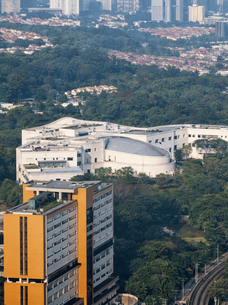 Bairro Jardim Leonor na Zona Oeste de São Paulo com área residencial de alto padrão