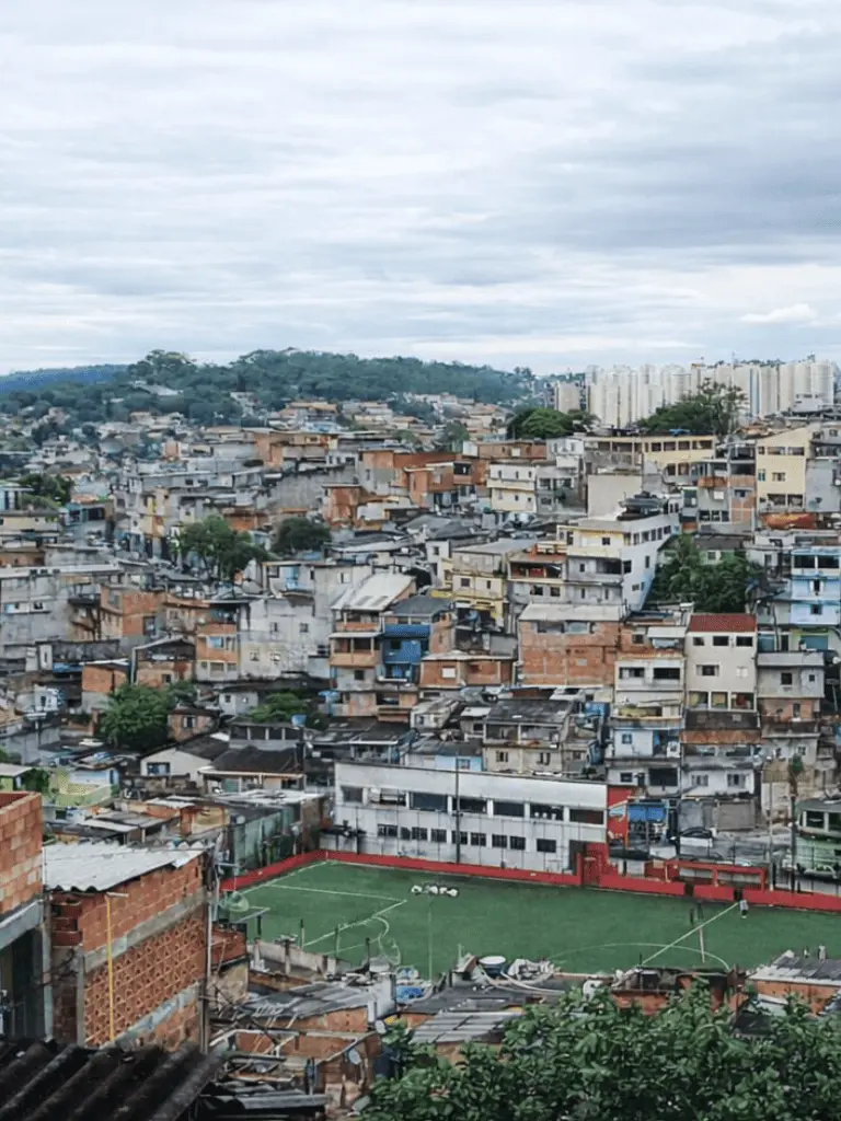 Distrito Jardim São Luís na Zona Sul de São Paulo com área urbana e residencial