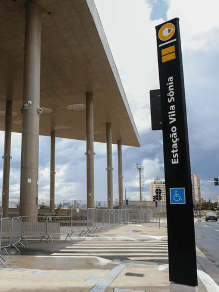 Bairro Vila Sônia em São Paulo com área residencial e urbana