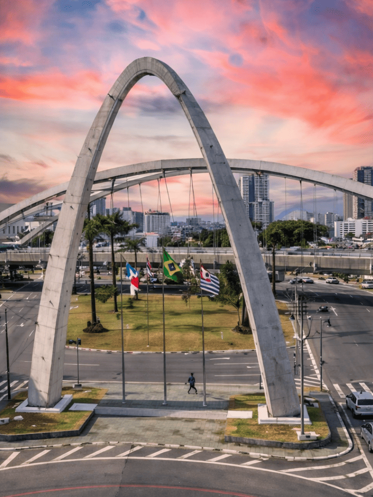 Cidade de Osasco na Região Metropolitana de São Paulo com área urbana e desenvolvimento