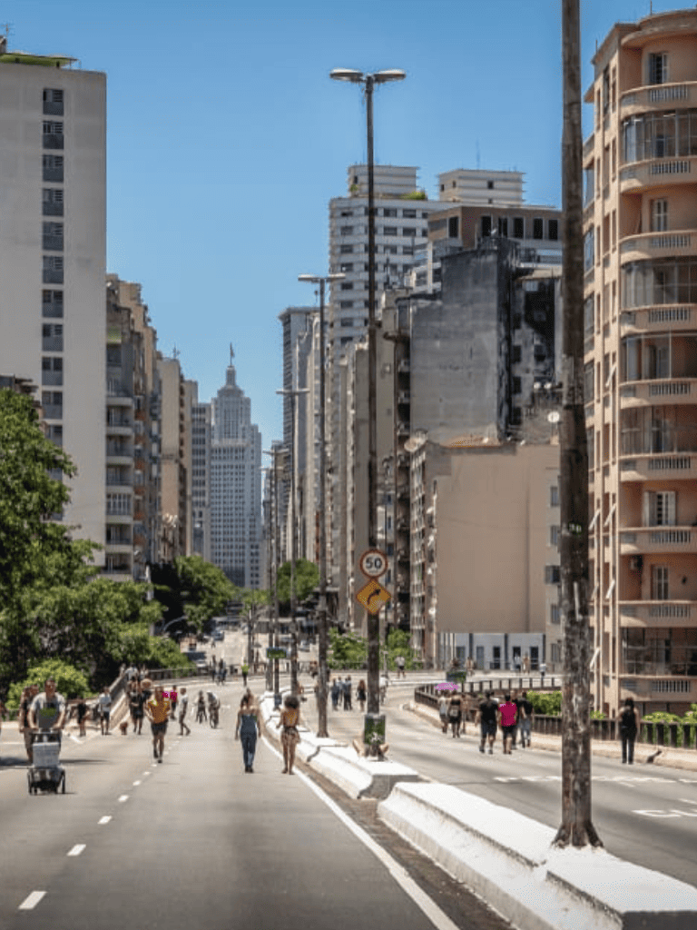 Bairro Santa Cecília na região central de São Paulo com alta densidade urbana