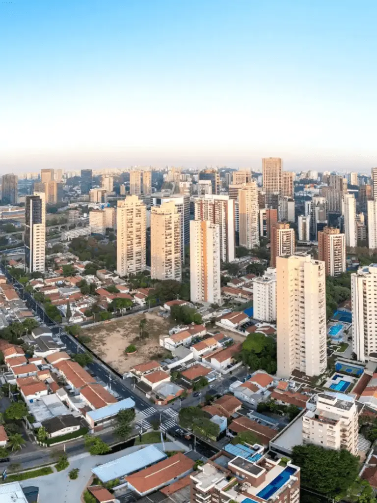 Bairro Socorro na Zona Sul de São Paulo com área urbana e residencial